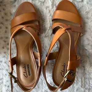Clarks Tan Leather Sandals with Crisscross Straps - Never worn